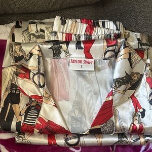 Taylor Swift “Red” Pijama Set.